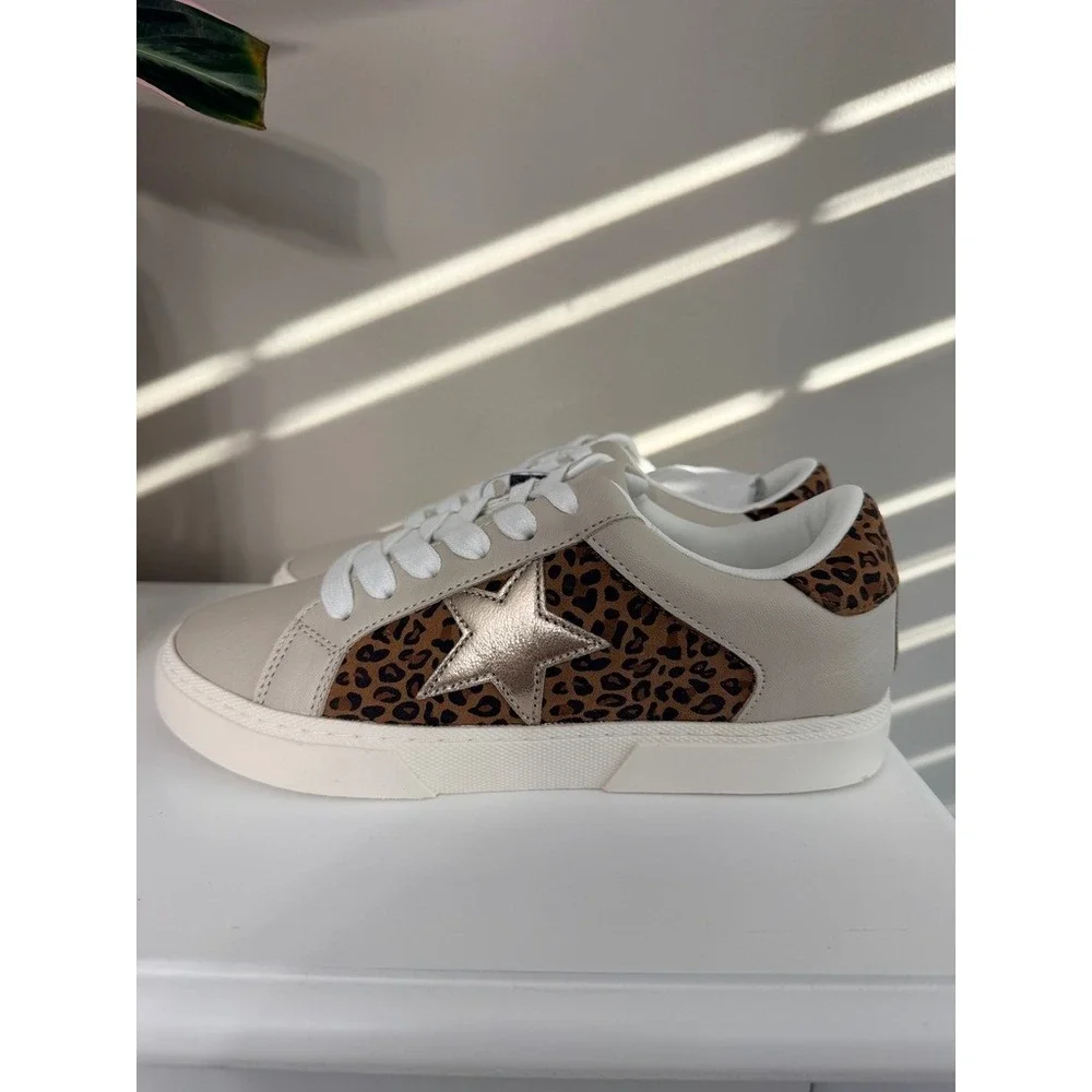 Cat‎ & Jack Kaitlyn Sneakers Girls Size 4 Beige Leopard Star NWT